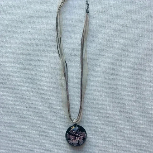 Vintage Murano Glass Flower Pendant Necklace - Picture 2 of 8